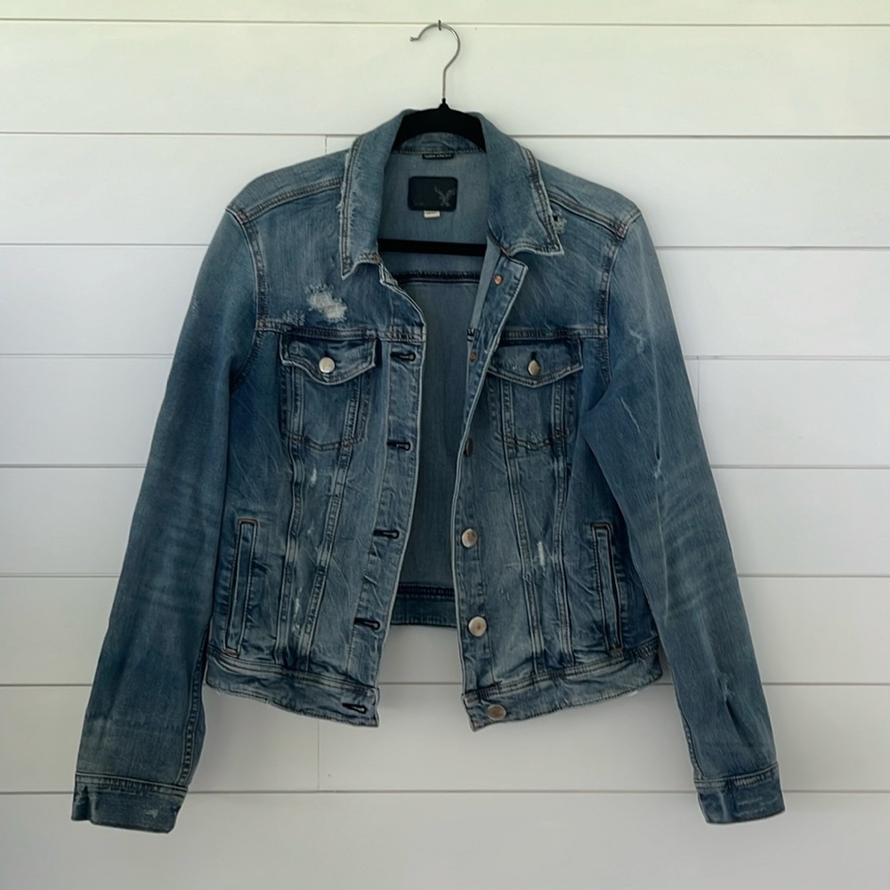 American Eagle cropped denim jacket